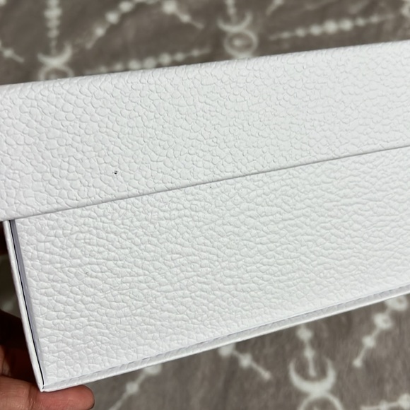 Dior Box 🌺 - Picture 7 of 9